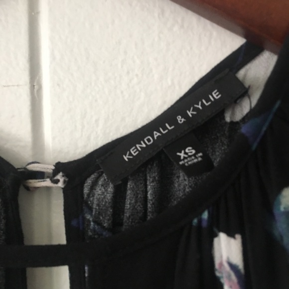 Kendall & Kylie Black Floral Open Back Romper - Picture 5 of 8